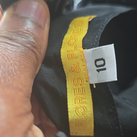 Flores & Flores Eyelet Sleevless Dress Sz 10 Black White Lined Sheath - Picture 14 of 14